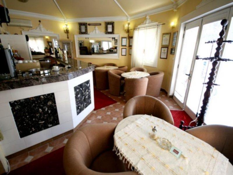 Hotel Kosta'S Ποντγορίτσα Εστιατόριο φωτογραφία